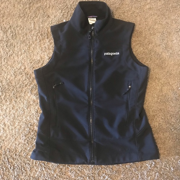 Patagonia Sweaters - Patagonia woman vest small
